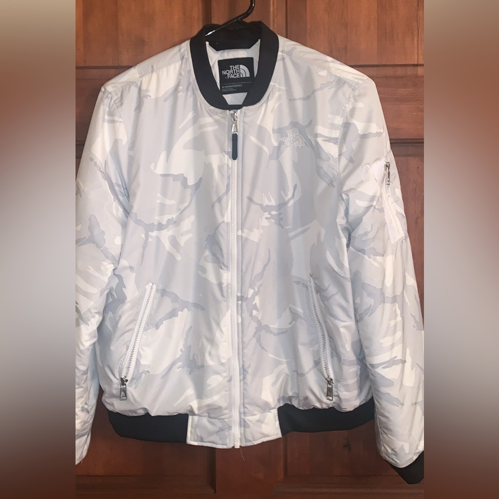 THE NORTH FACE WOMENS LARGE BOMBER JACKET CAMO